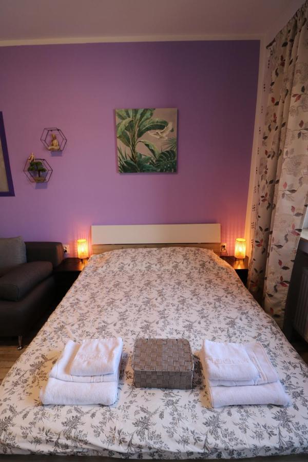 Charming Cozy Studio - Old Town - Free Minibar Apartment Bukares Bagian luar foto