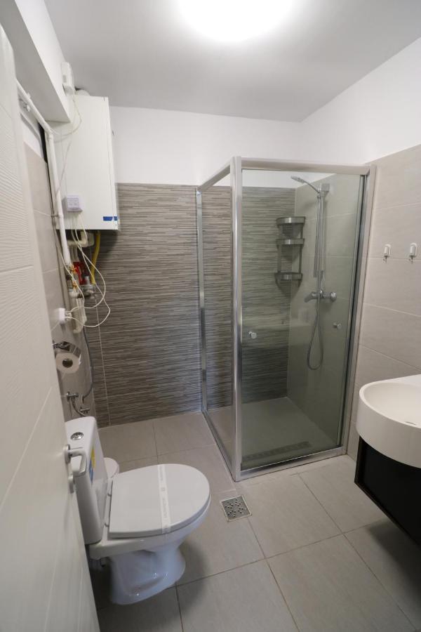 Charming Cozy Studio - Old Town - Free Minibar Apartment Bukares Bagian luar foto